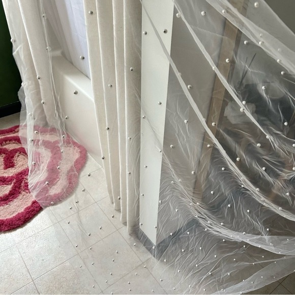 Untamed Petals by Jackson Veil with Pearl Hair Comb - Picture 5 of 6